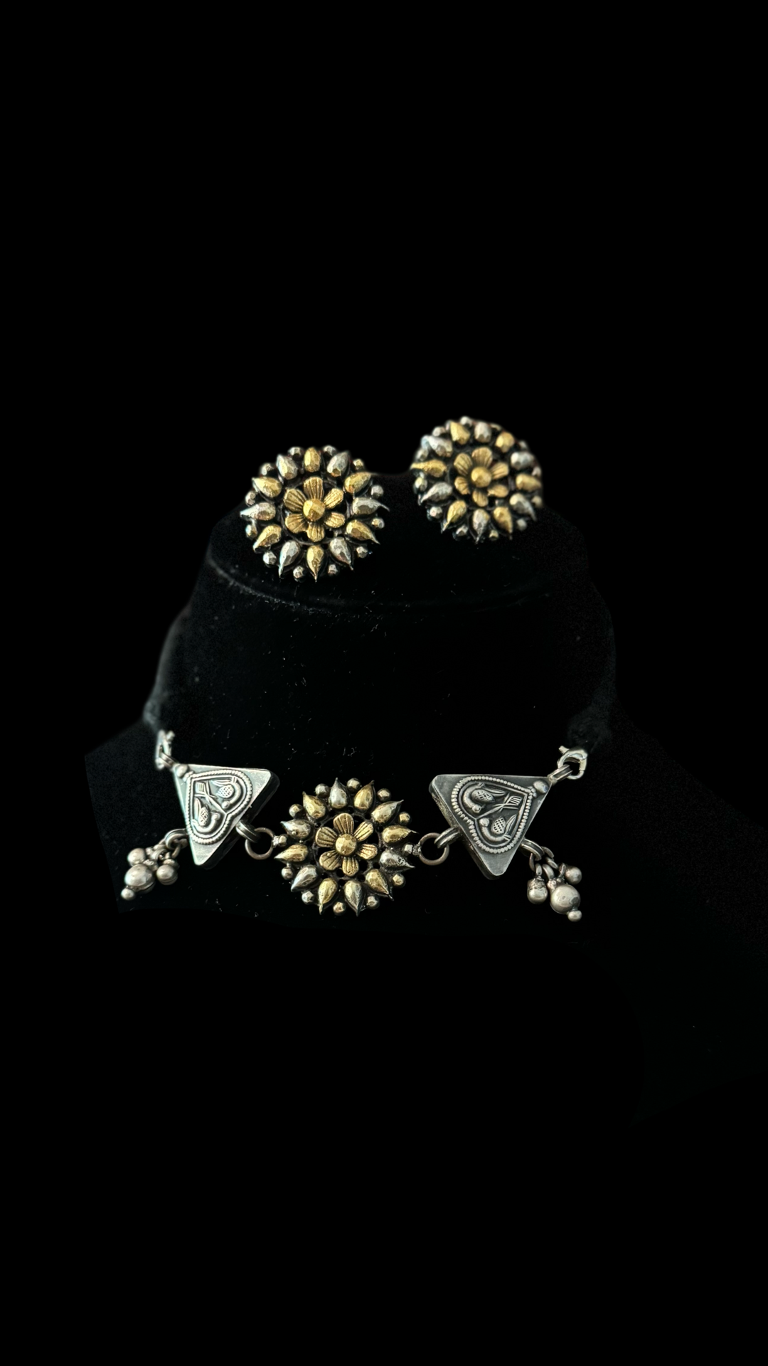 Virasat : Timeless elegance meets modern artistry in this stunning dual-tone silver choker.