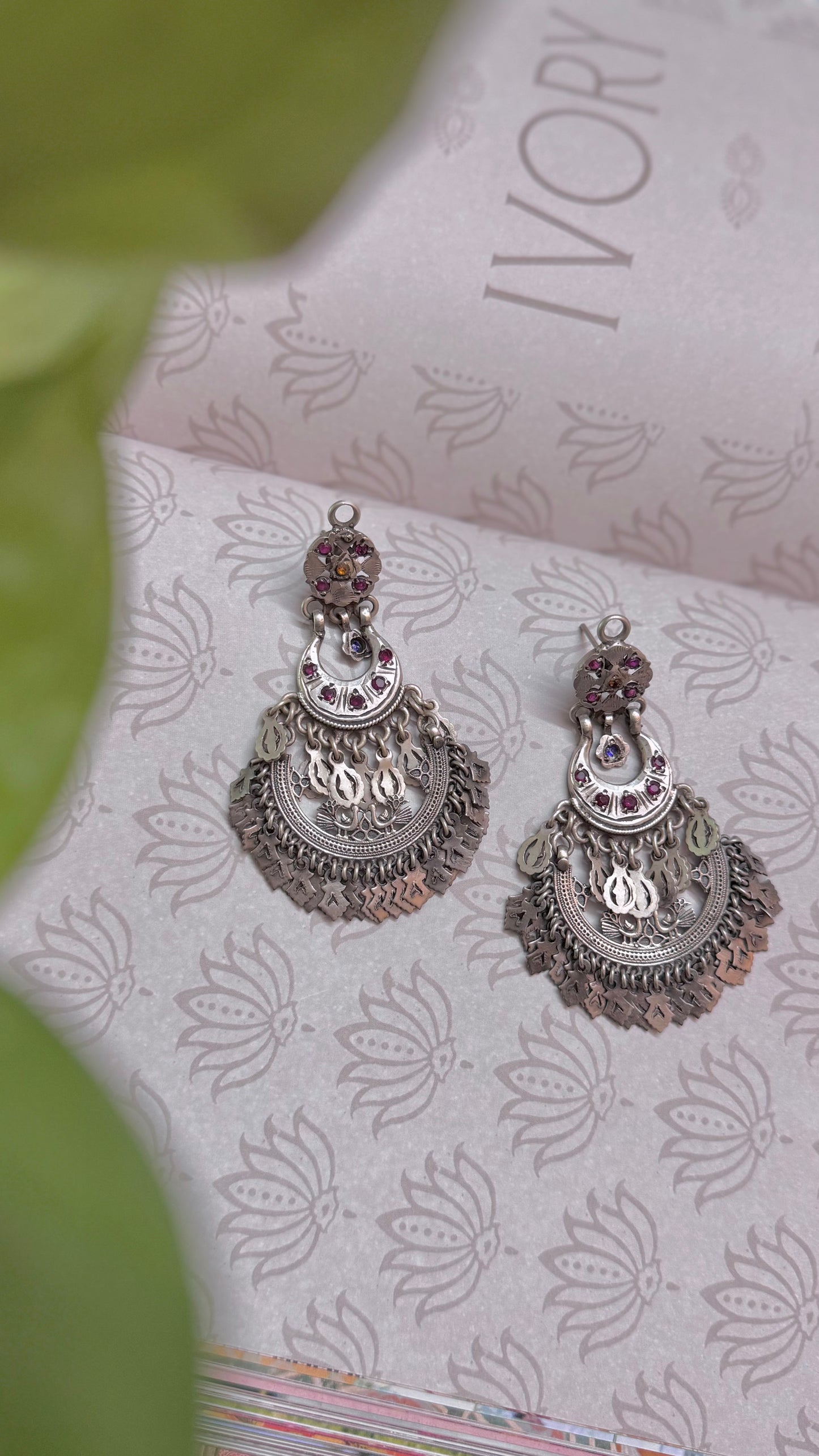 “Meera” : Vintage Chandbalis.