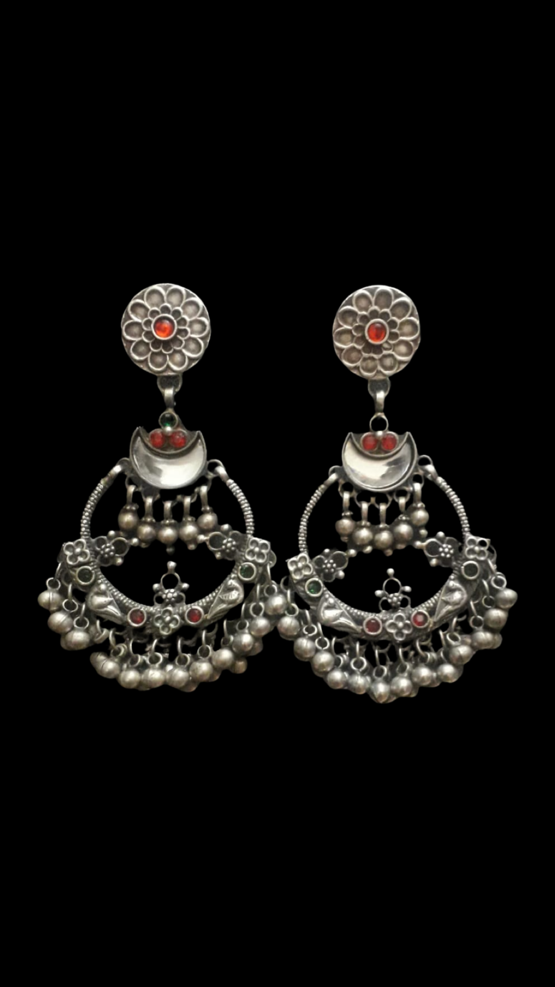 Jamuni : Celebrating the rich heritage of Indian jewelry with the radiant essence of Jamuni !!