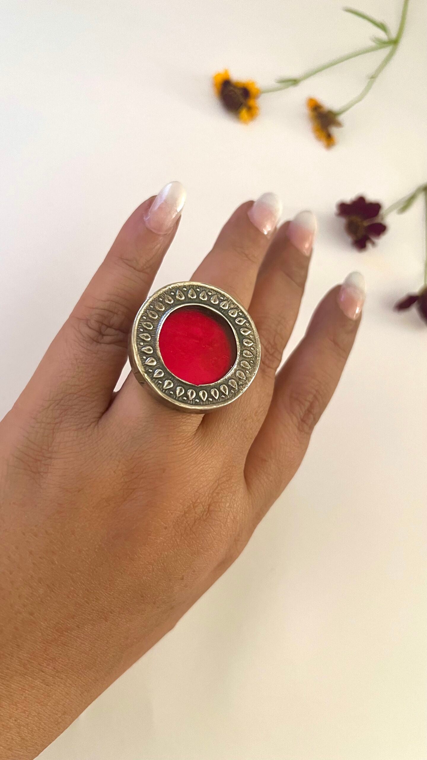 "Burnt Pick : Mesmerizing Cocktail Ring in Bright Pink Metallic