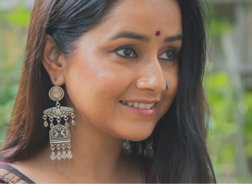 Anundita : The Charming Long Classic Plain Silver Beauty