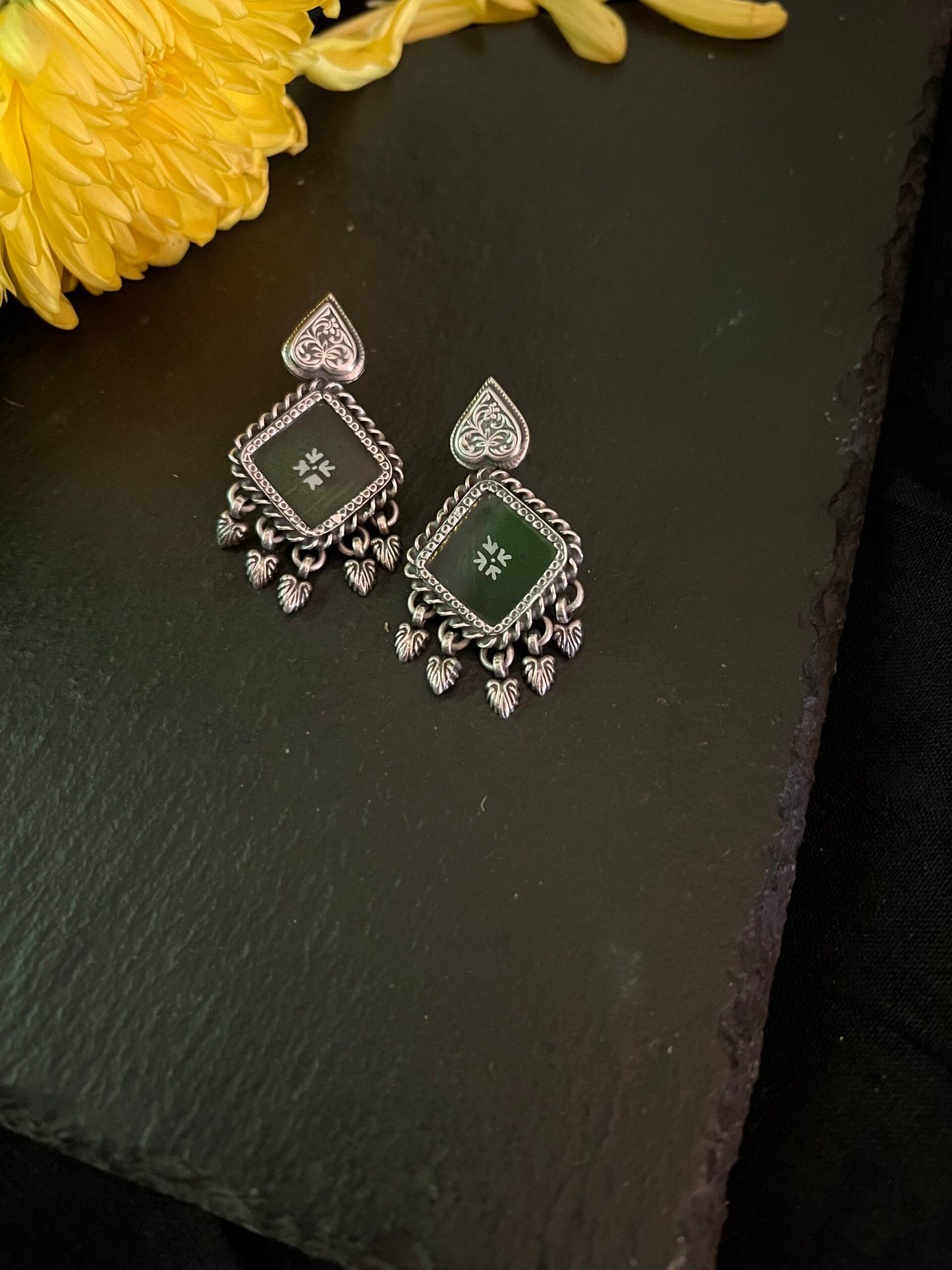 Rashi : Whimsical green hand-painted glass studs