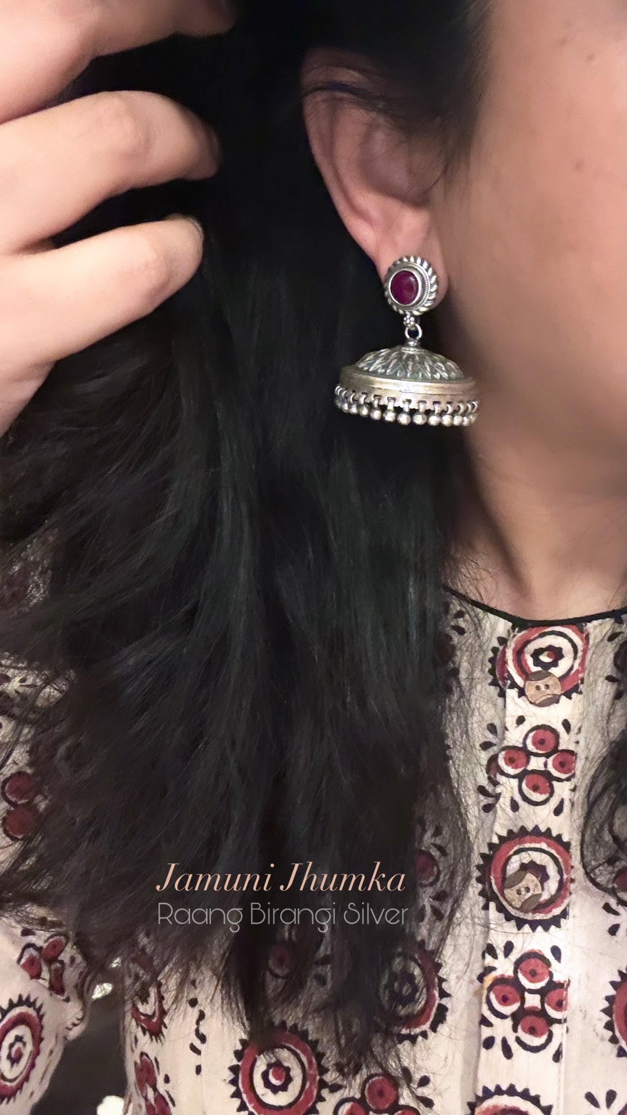 Jamuni Jhumka : Featuring a lovely 'Jamuni' hue that adds a touch of grace to your style.