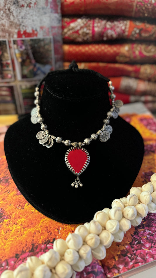 Laal : Timeless elegance meets modern artistry in this stunning Glass Necklace