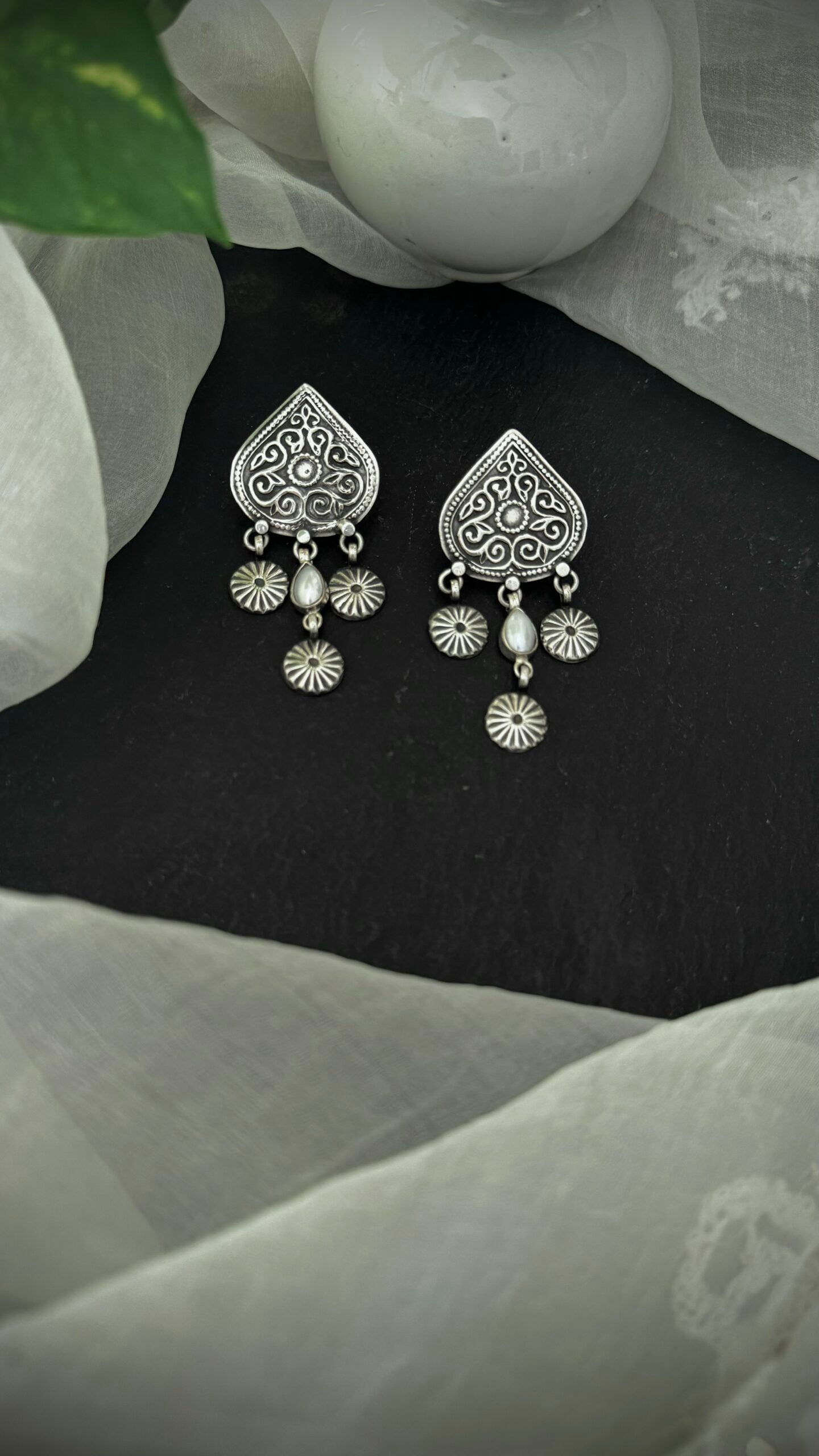 "Nawabi Nazakat Pearls" : Captivate hearts with the ethereal beauty of silver and pearls