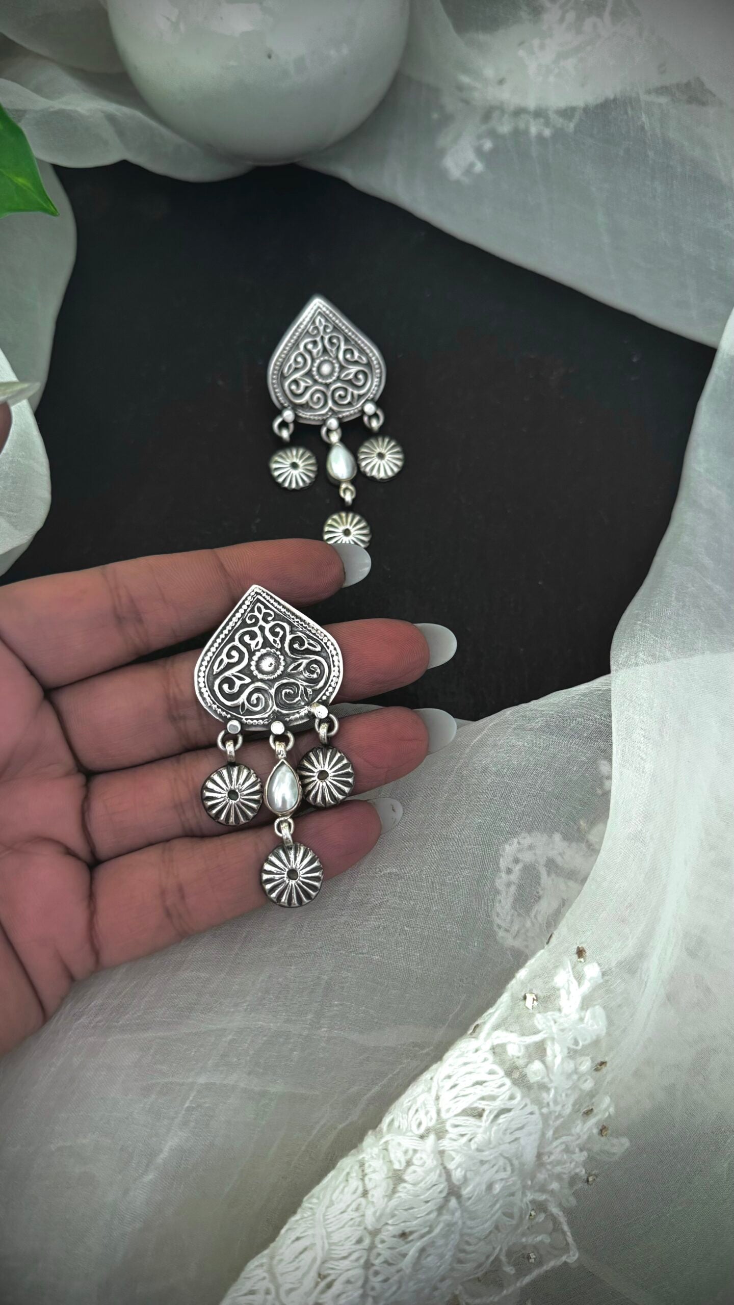 "Nawabi Nazakat Pearls" : Captivate hearts with the ethereal beauty of silver and pearls