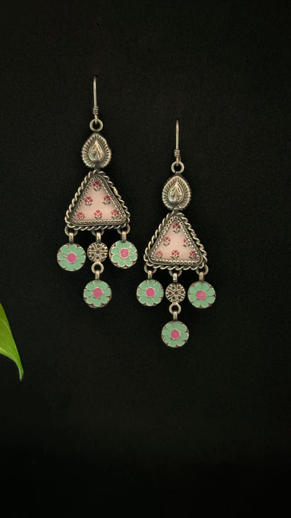 Devi Pink : delicately accented with hints of pink.